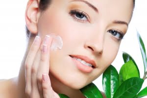 facial care with camellia oil