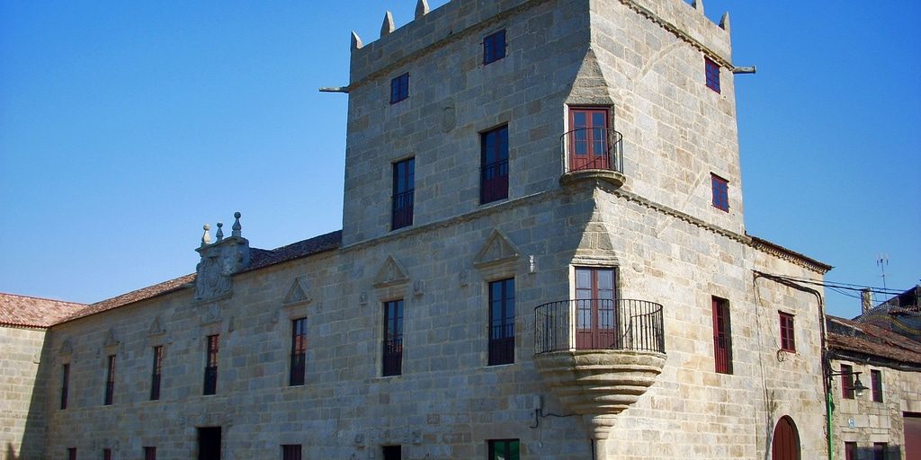 wines-camellias wines and camellia oil. Best products from galicia